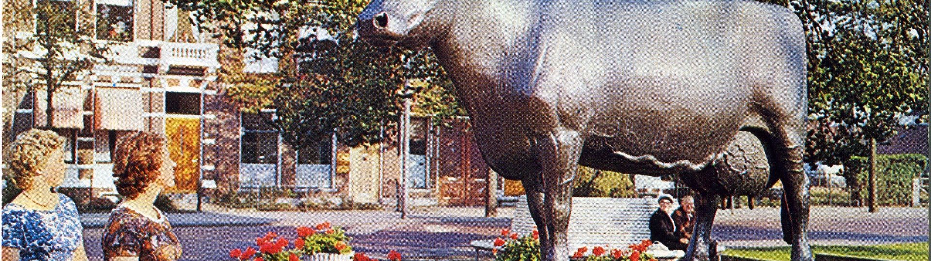 Beeld Us Mem op het Zuiderplein